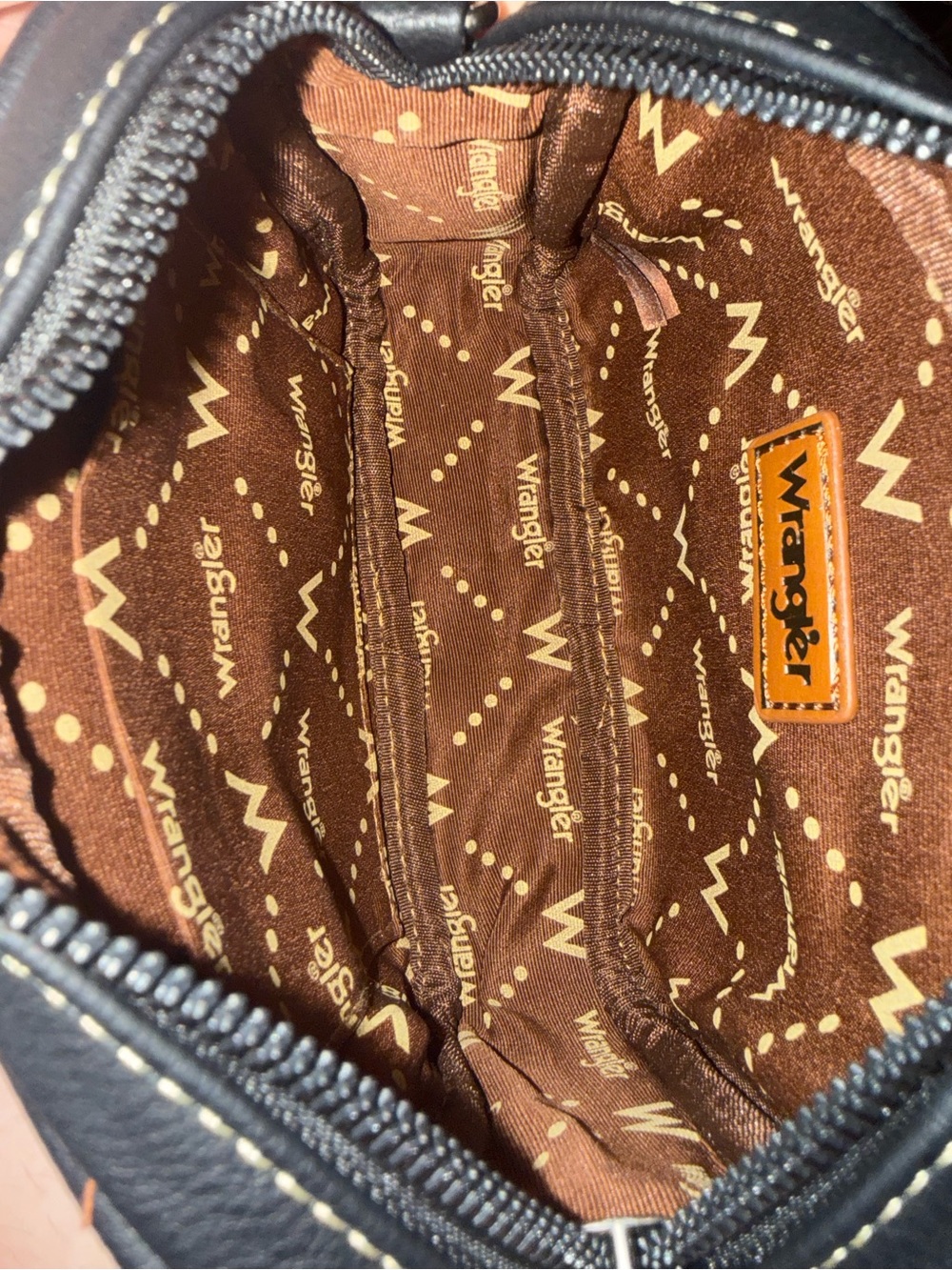 Wrangler NWOT Crossbody with Cream-and-Black Cowhide Accent - Picture 9 of 10